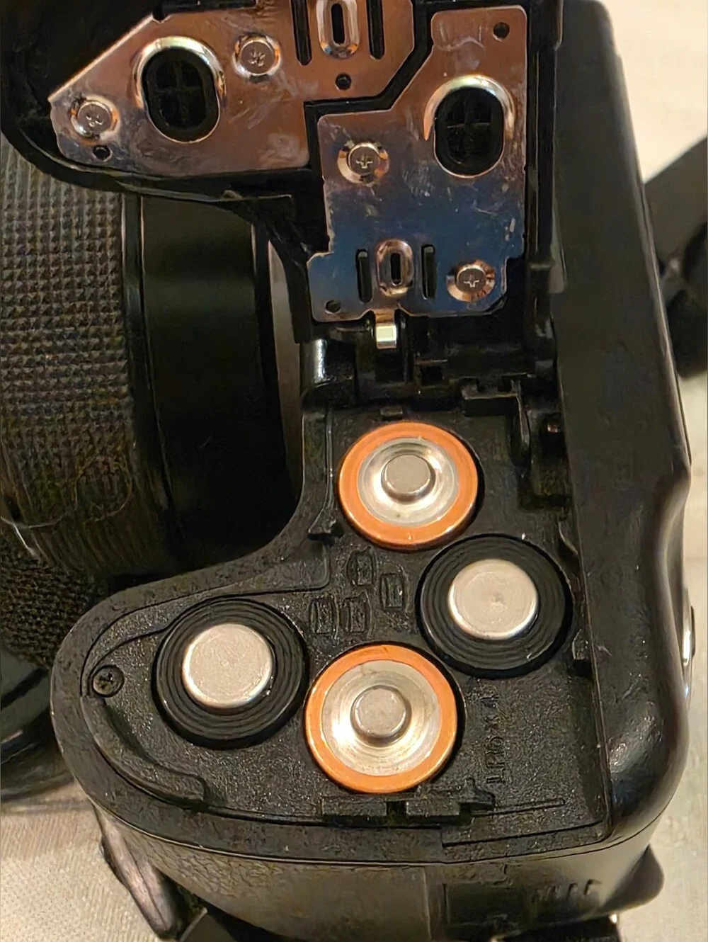 Olympus SP-57OUz 10MP CCD AA Battery Digital Camera/Strap& Lens Cap/ Case